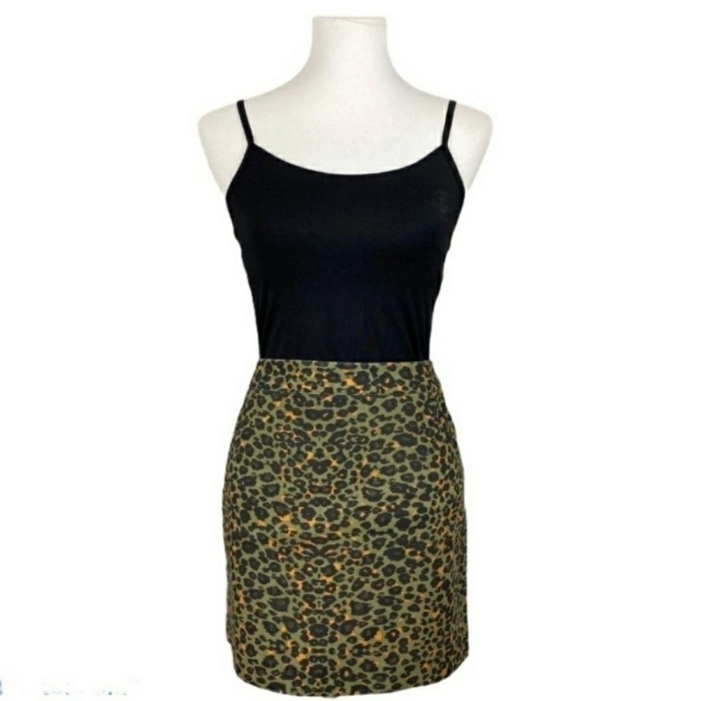 H&M Green Leopard Pencil Skirt Women's 8 Animal Print Sexy Party Work Casual EUC